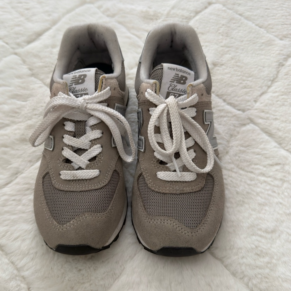 New Balance 574 sneakers